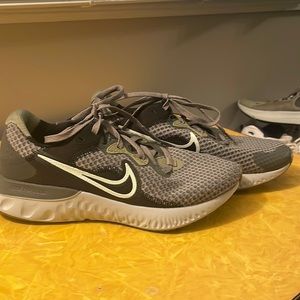 Men’s Nike Renew running shoes size 7.5